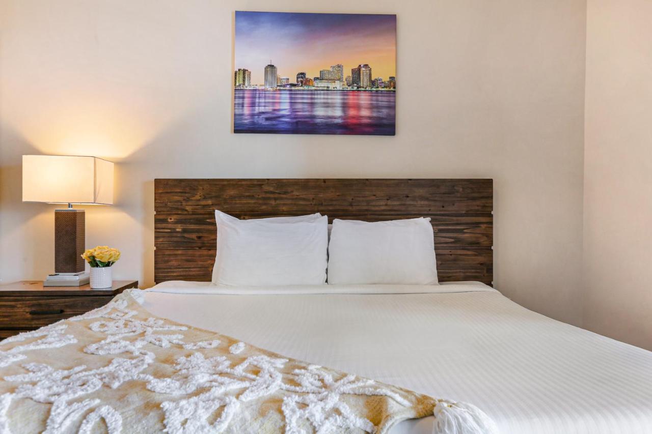 2 Bedroom Elegant Condos In Downtown New Orleans Exterior photo